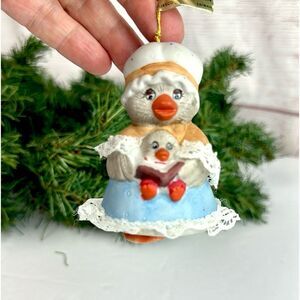 Jasco L’il Chimers Christmas Ornament Bell Mommy Duck with Baby Porcelain Vng